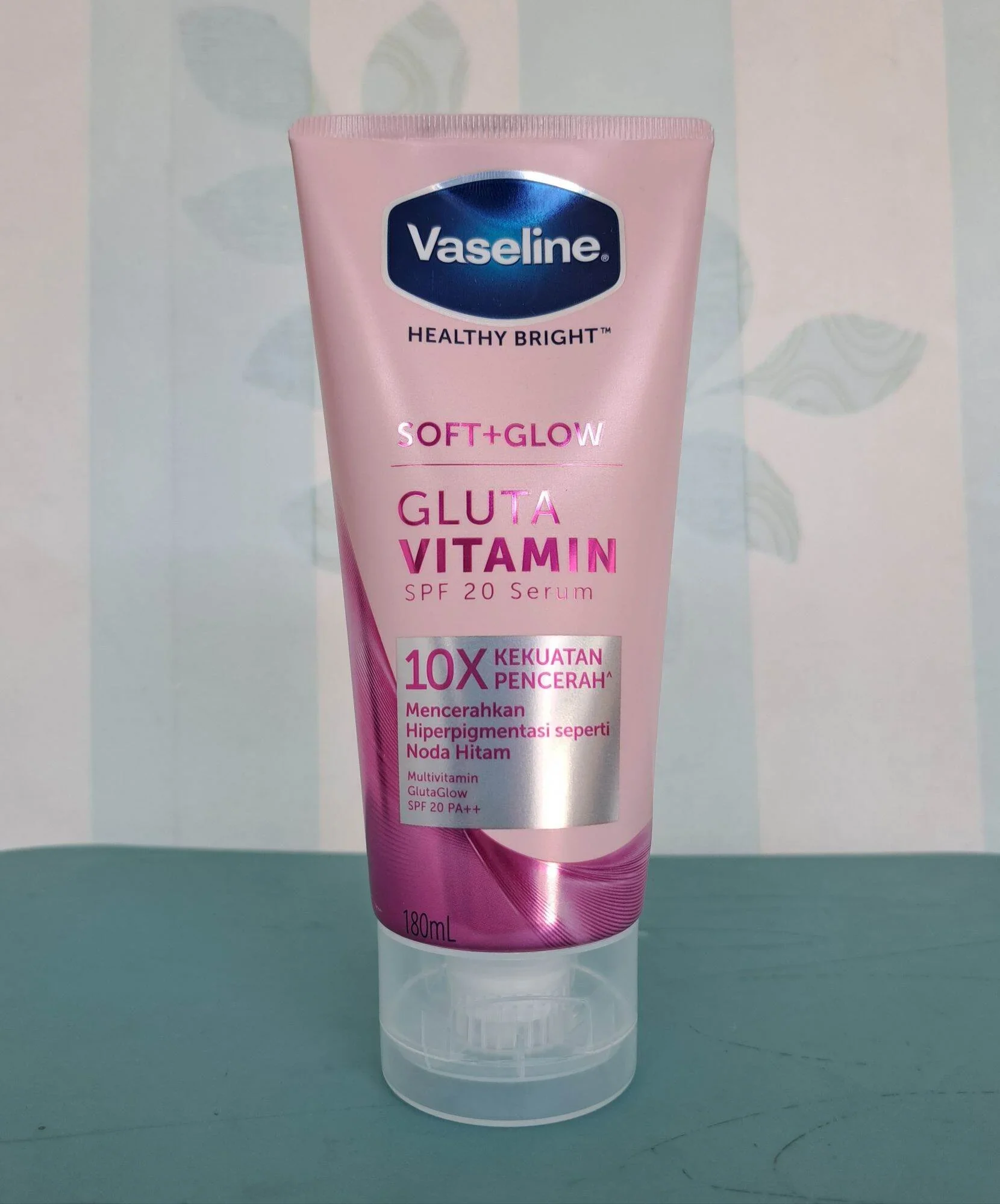 VASELINE GLUTA-VITAMIN 180ML